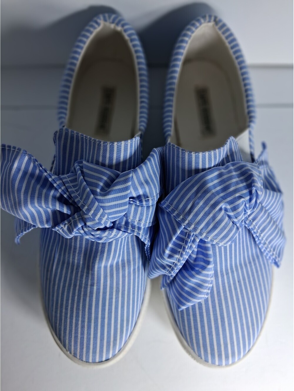 Cape Robbin Women’s Dolly-32 Blue White Striped Bow Sneakers, Size 10M Coastal